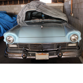1957 Ford Custom, blue