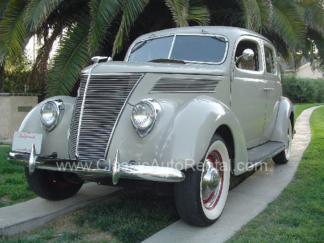 1937 Ford Deluxe "Humpback" Sedan